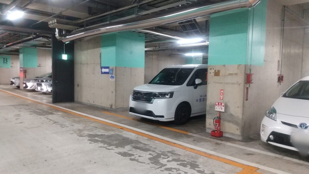 大阪 空庭温泉 駐車場 車椅子用スペース