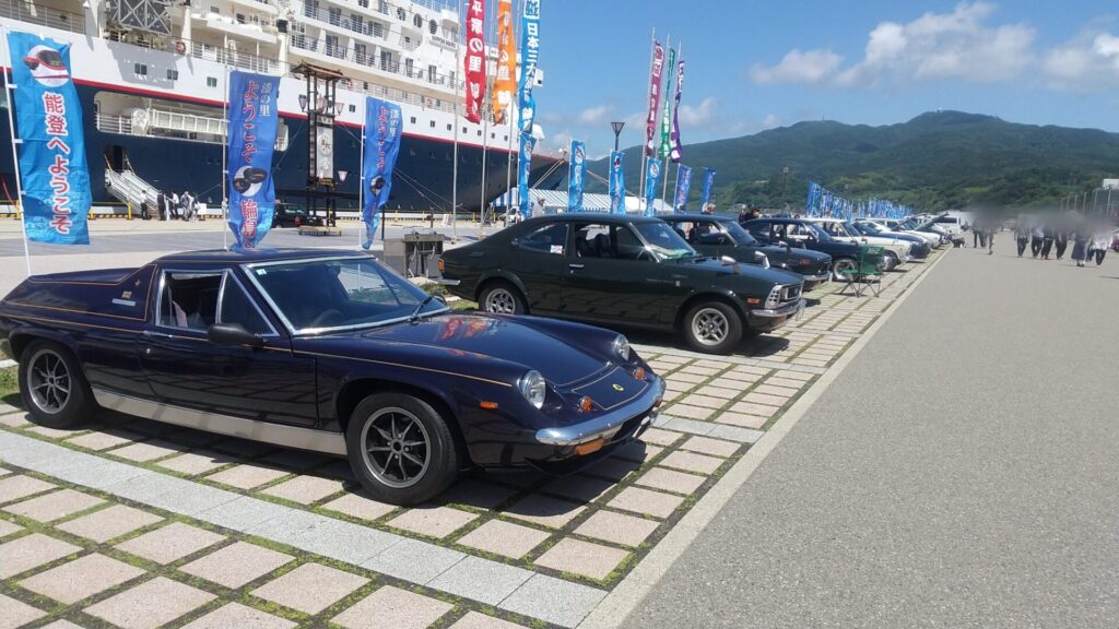 客船 にっぽん丸 金沢 輪島 花火クルーズ 旧車 輪島オートモビルミーティング