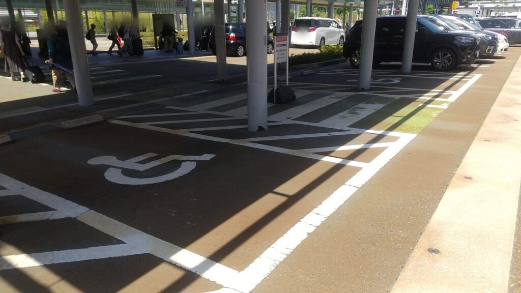 金沢駅 駐車場 車椅子用