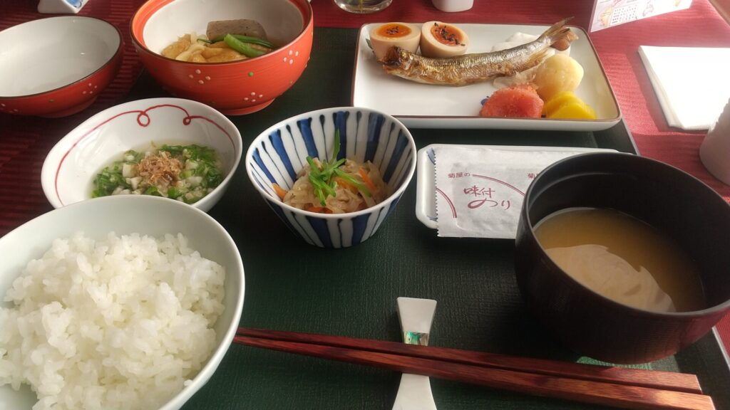 客船 にっぽん丸 金沢 輪島 花火クルーズ メインダイニング 瑞穂 朝食 和食