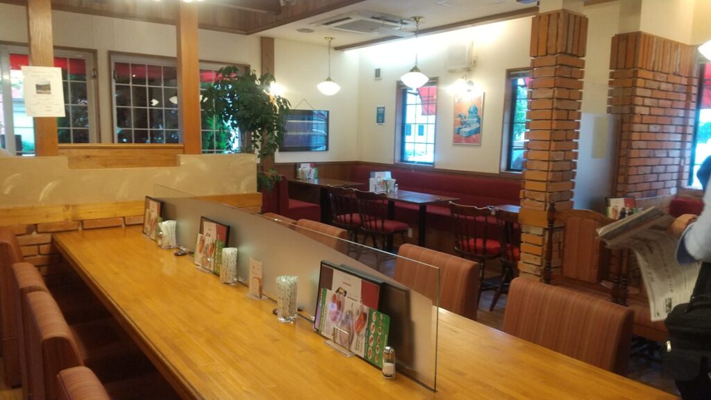 ダフネ珈琲館 烏森店 店内