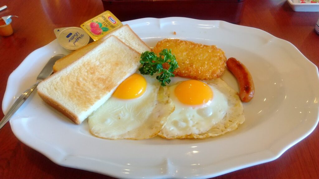 愛知 あま市 下萱津 レストラン ロイヤルホスト 甚目寺店 モーニング モーニングプレート フライエッグ