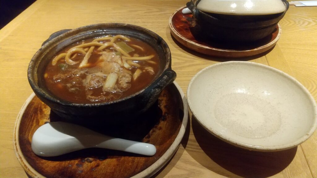 愛知 名古屋 中区 栄 レストラン 味噌煮込み うどん 山本屋 総本家 松坂屋 親子煮込み 一半