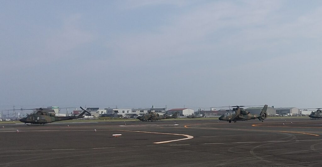 三重 伊勢市 小俣町 明野 陸上自衛隊 明野駐屯地 航空祭 滑走路 ヘリコプター