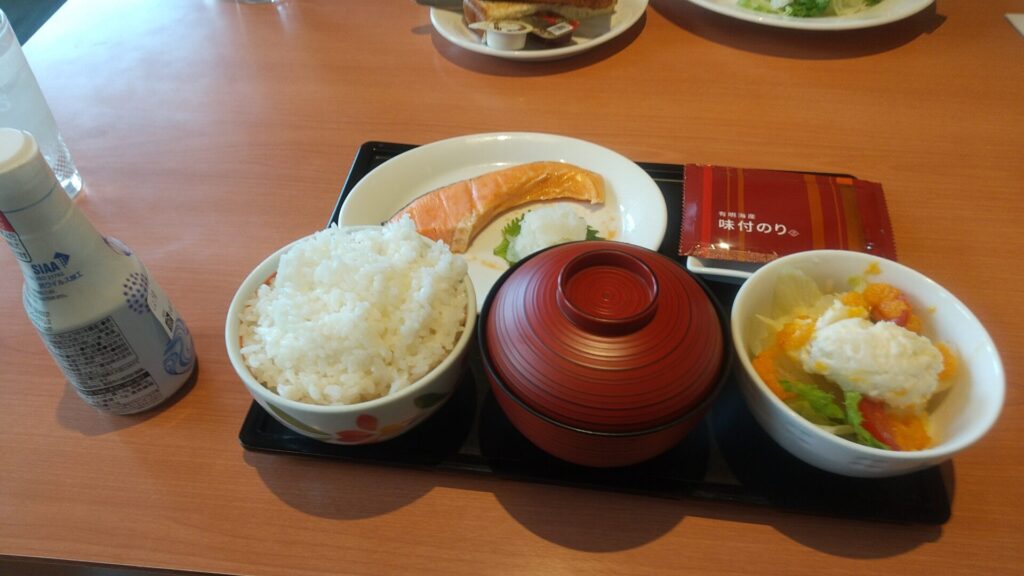 愛知 津島 ファミリーレストラン デニーズ 津島店 モーニング 鮭朝食