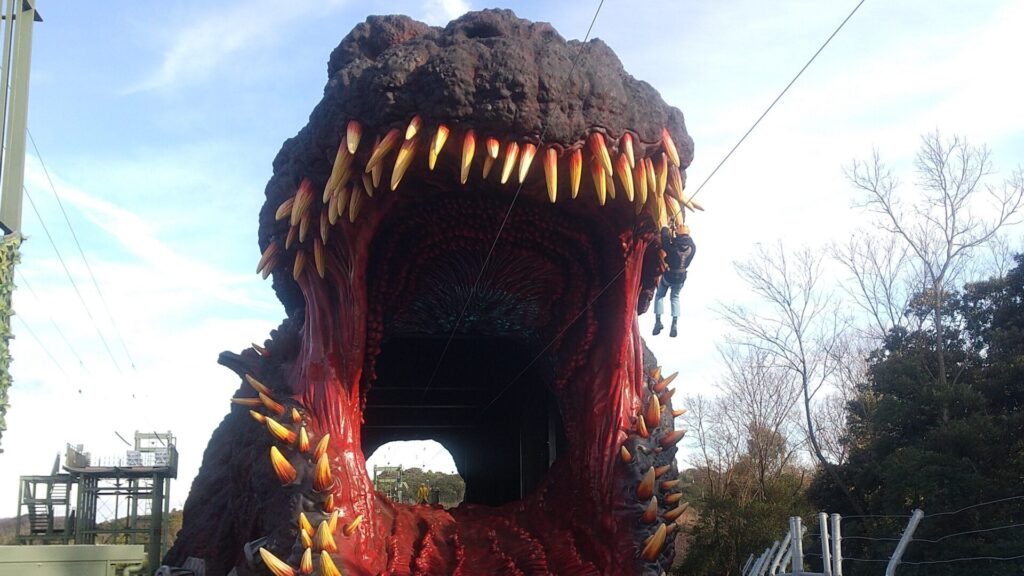 兵庫 淡路島 淡路島公園 ニジゲンノモリ ゴジラ 迎撃作戦 ジップライン 実物大